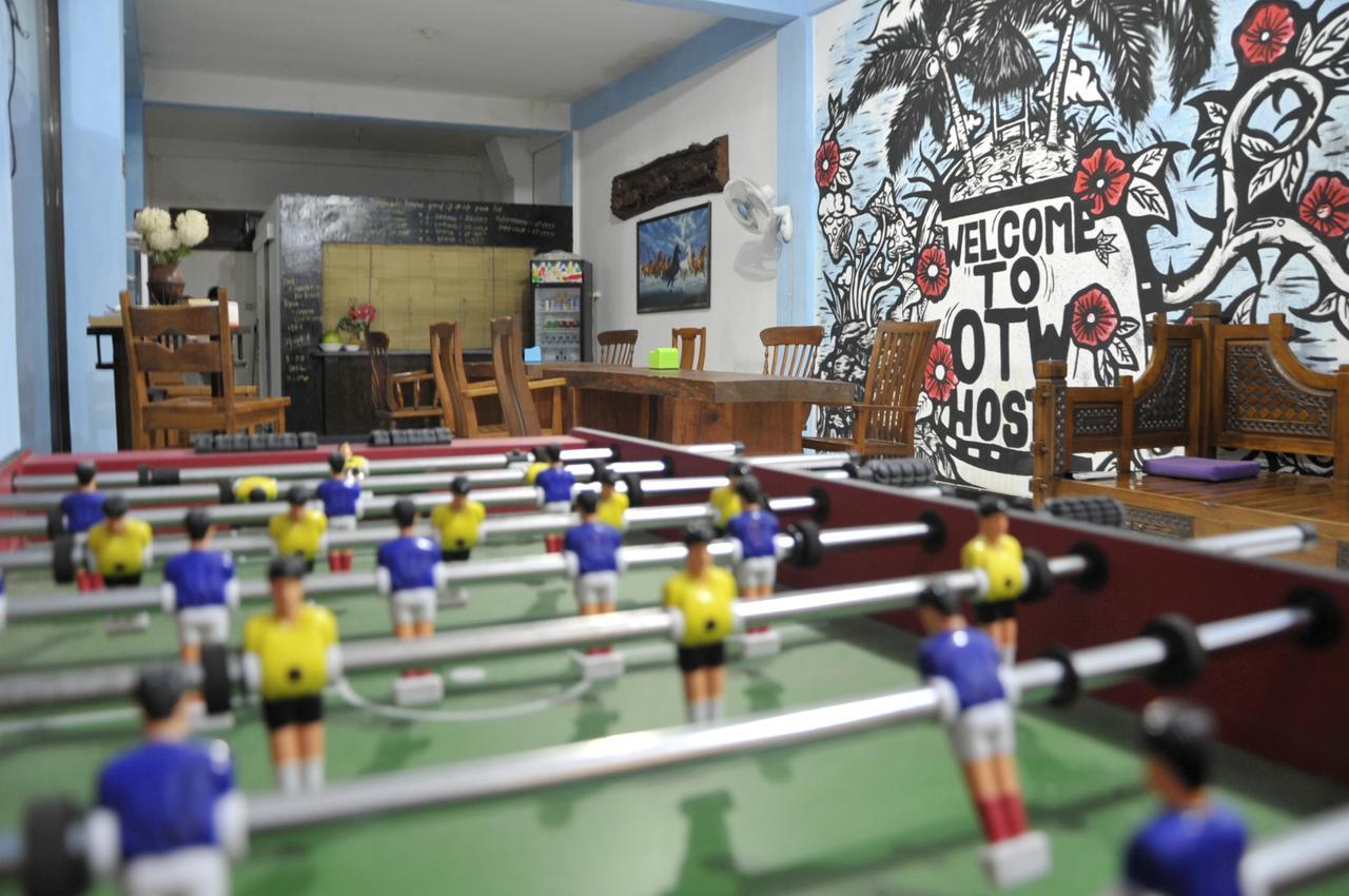Oseania Hostel Senggigi Eksteriør billede