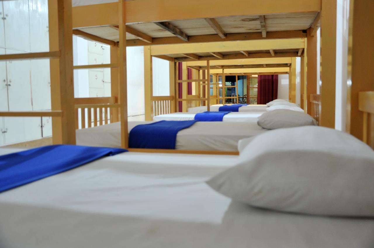 Oseania Hostel Senggigi Eksteriør billede