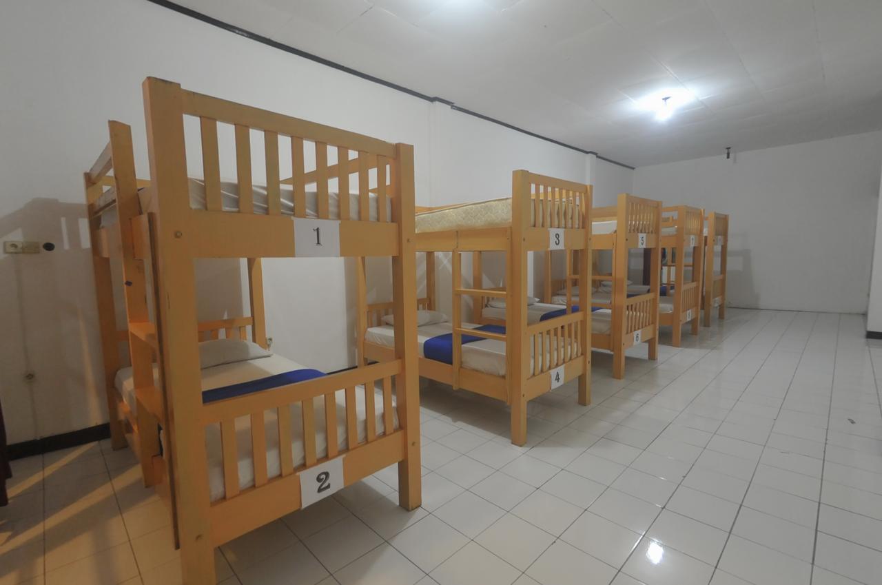 Oseania Hostel Senggigi Eksteriør billede