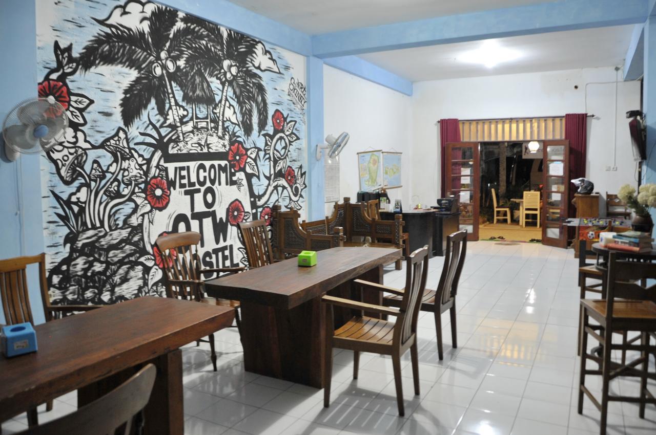 Oseania Hostel Senggigi Eksteriør billede